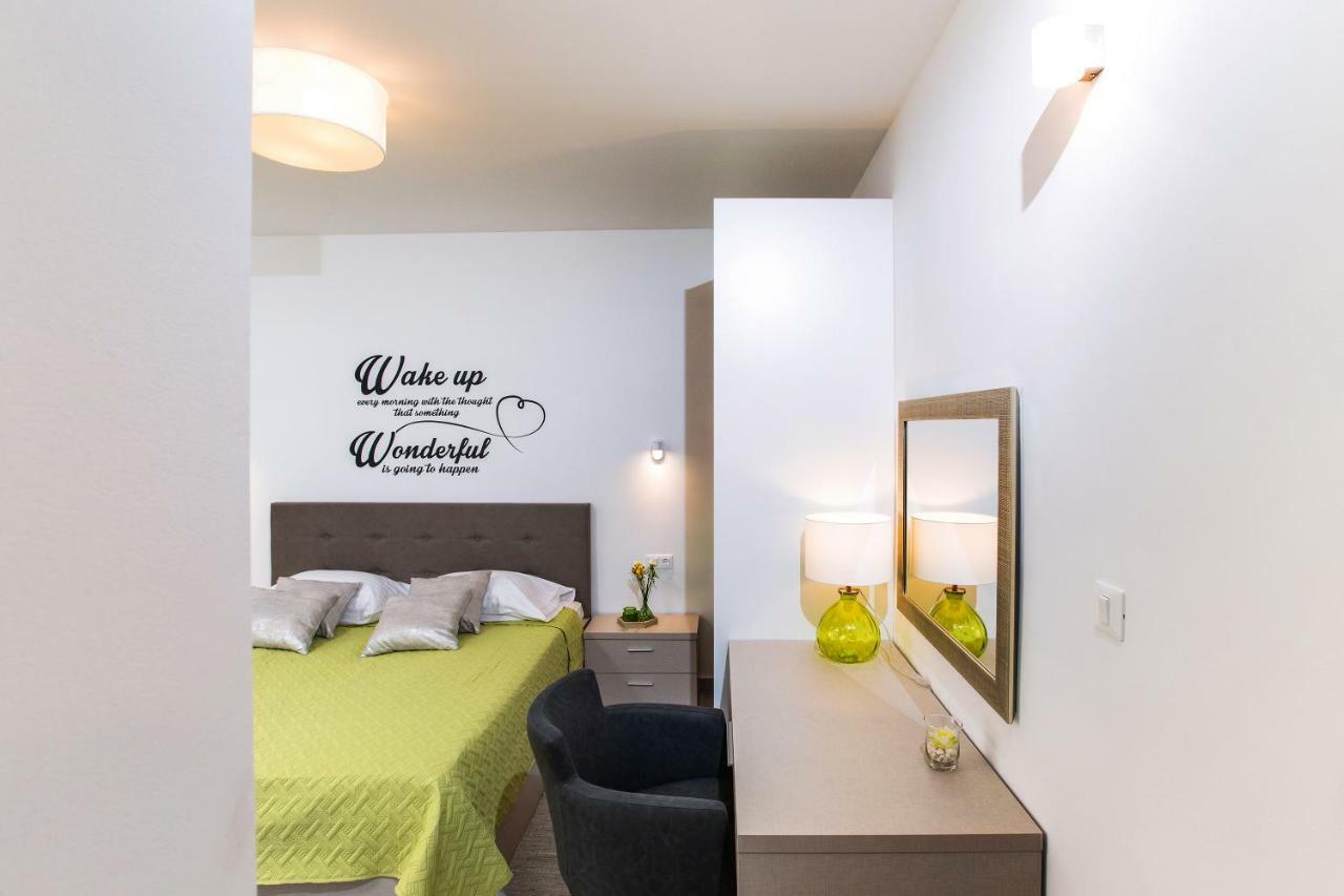 L&L Apartments สปลิท ภายนอก รูปภาพ